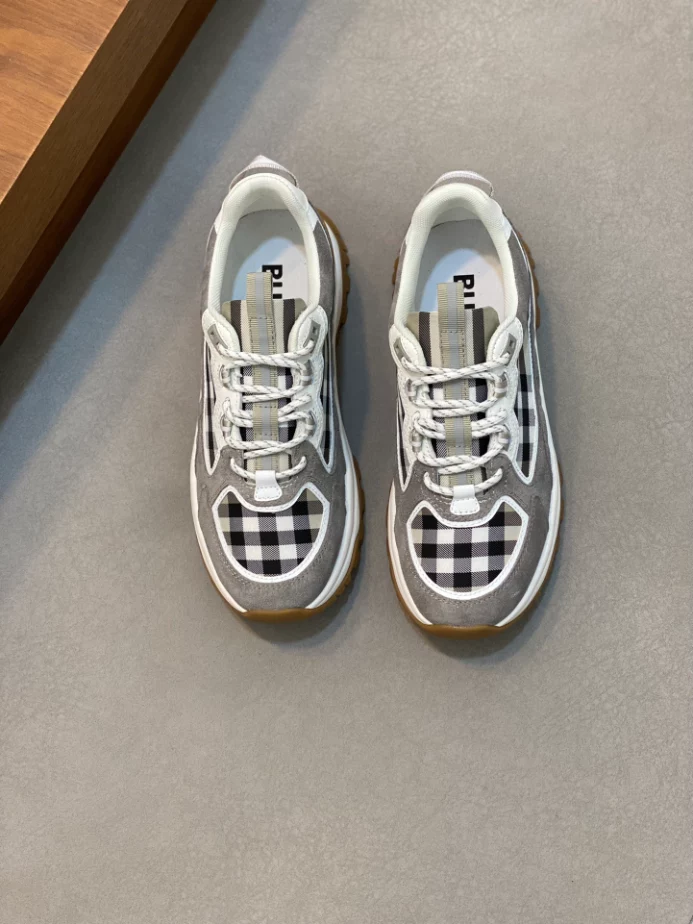 BURBERRY SNEAKERS - BBR068