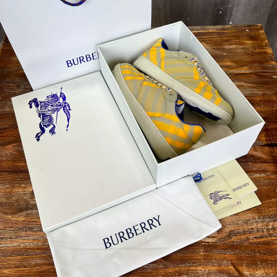 BURBERRY TERRACE SNEAKERS - BBR089