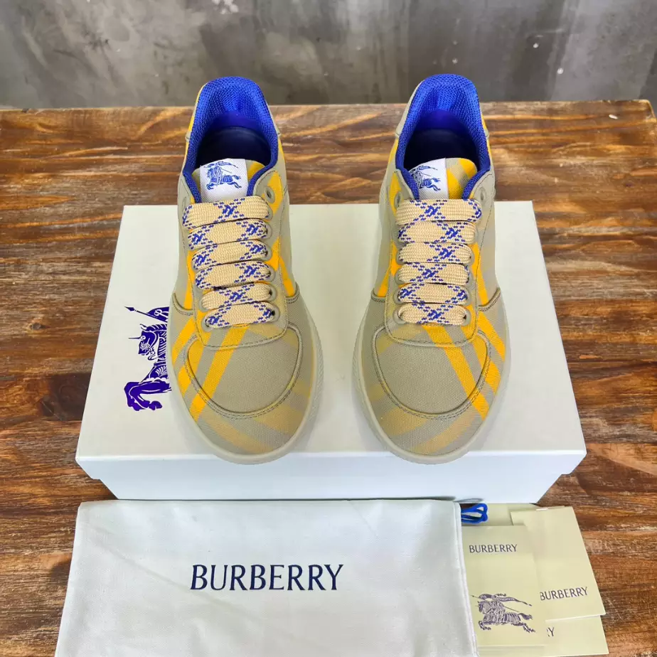 BURBERRY TERRACE SNEAKERS - BBR089