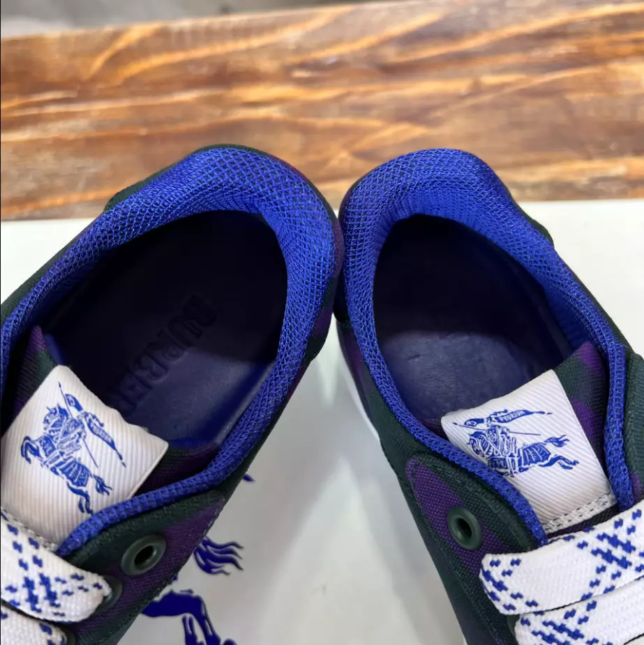 BURBERRY TERRACE SNEAKERS - BBR090