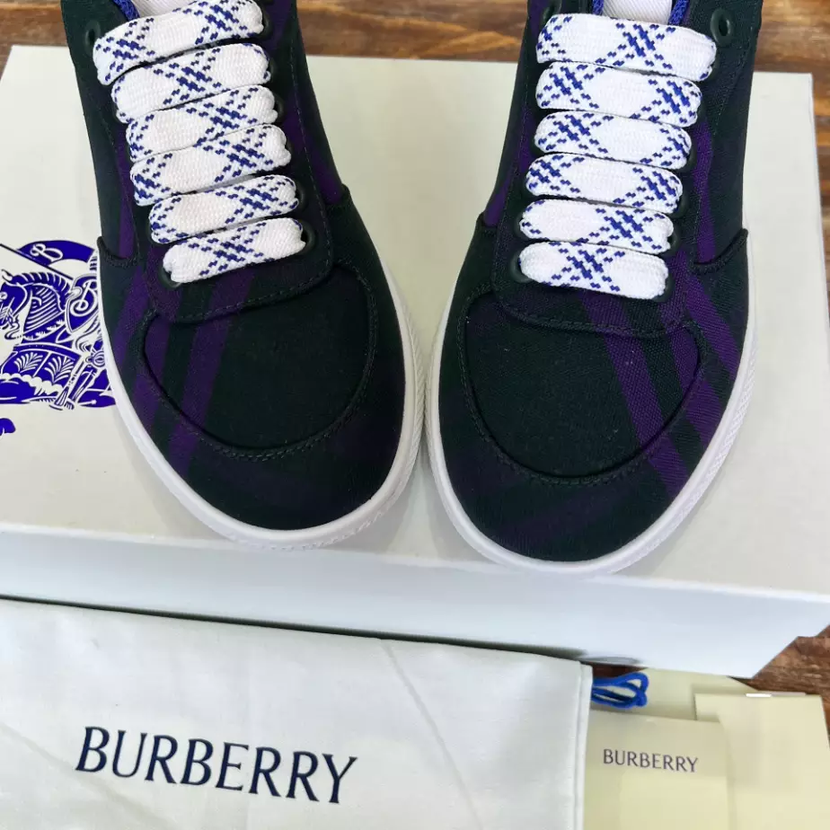 BURBERRY TERRACE SNEAKERS - BBR090