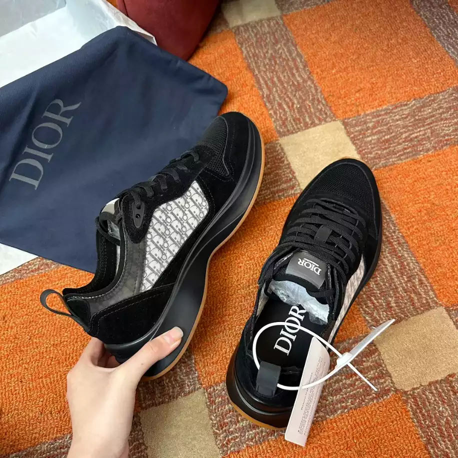 DIOR B25 RUNNER CASUAL SNEAKERS