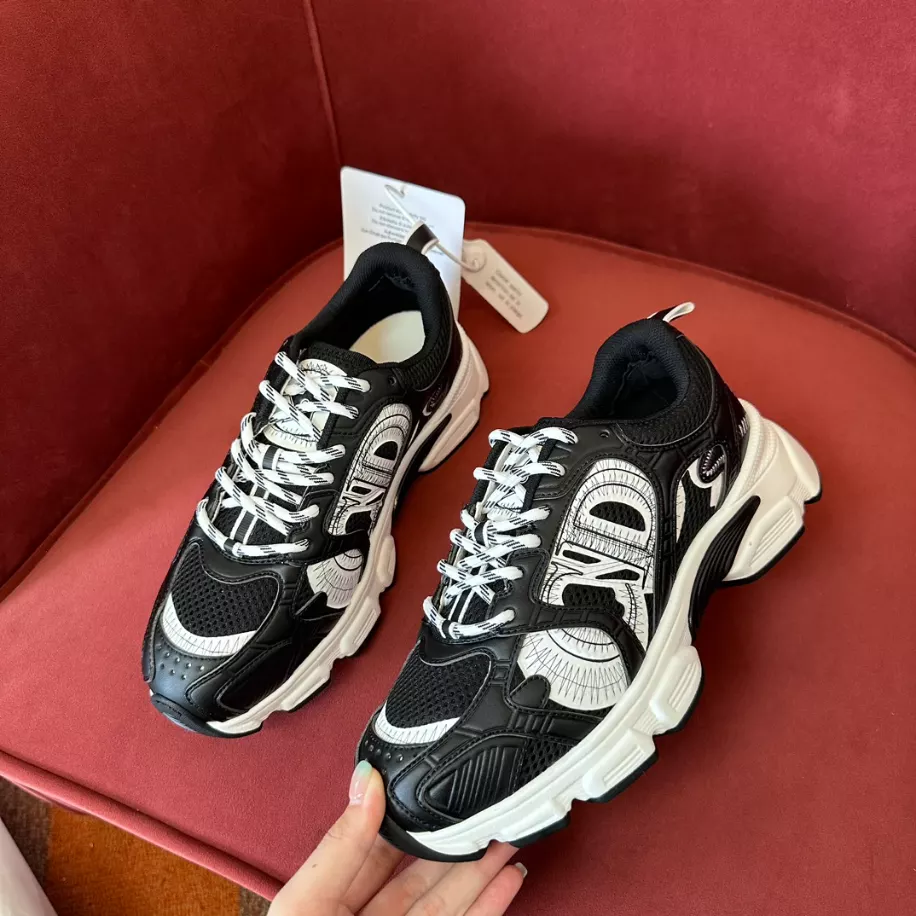 DIOR CHRONO SNEAKERS.