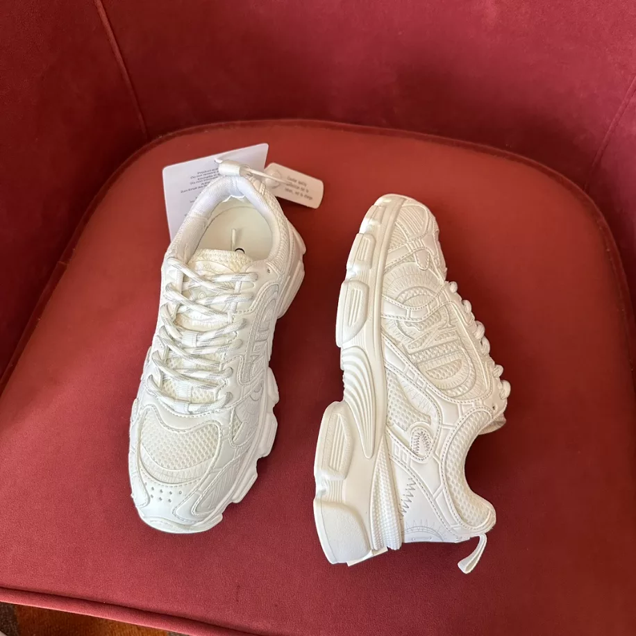 DIOR CHRONO SNEAKERS.