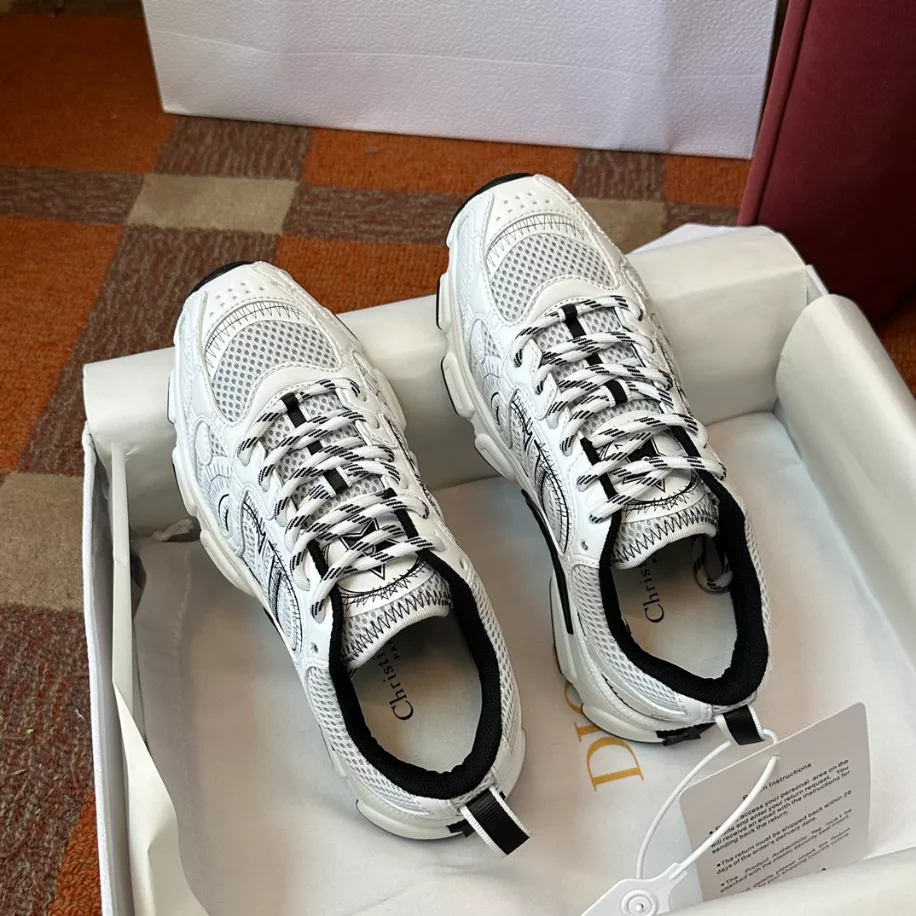 DIOR CHRONO SNEAKERS.