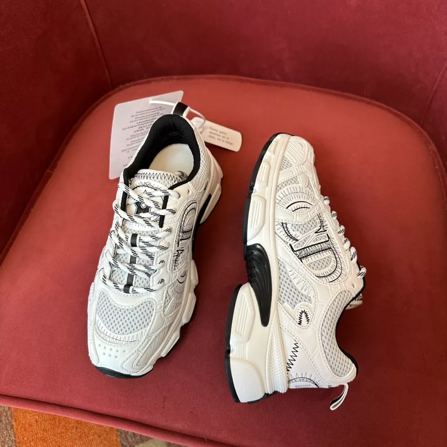 DIOR CHRONO SNEAKERS.