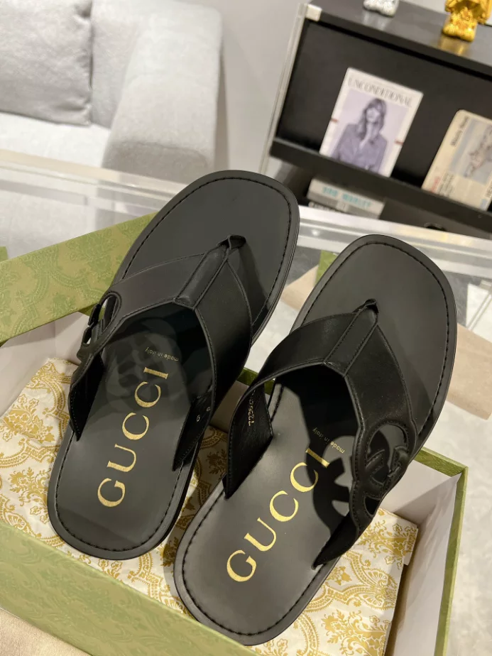 GUCCI MEN'S SLIDE SANDAL - GSL062