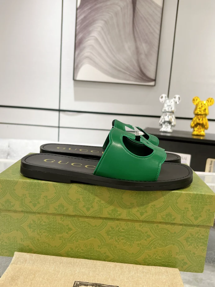 GUCCI MEN'S SLIDE SANDAL - GSL065