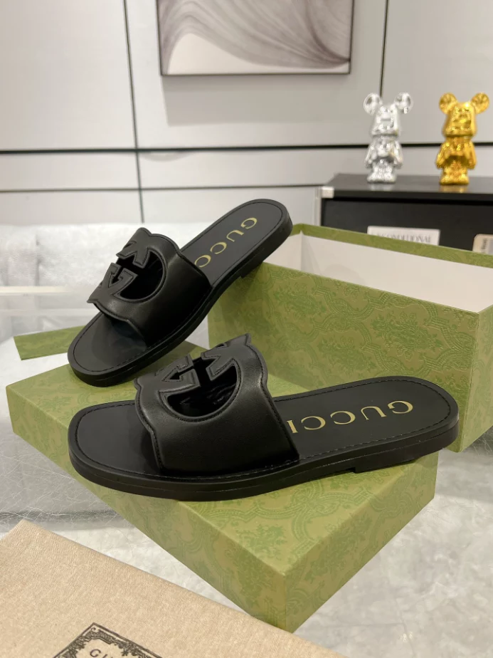 GUCCI MEN'S SLIDE SANDAL - GSL067