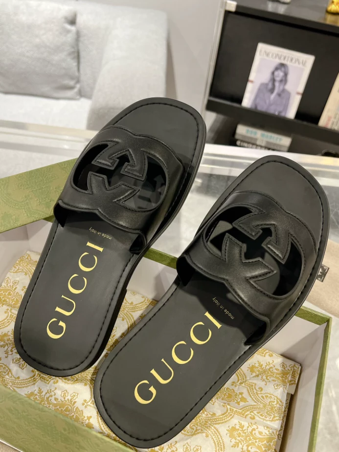 GUCCI MEN'S SLIDE SANDAL - GSL067