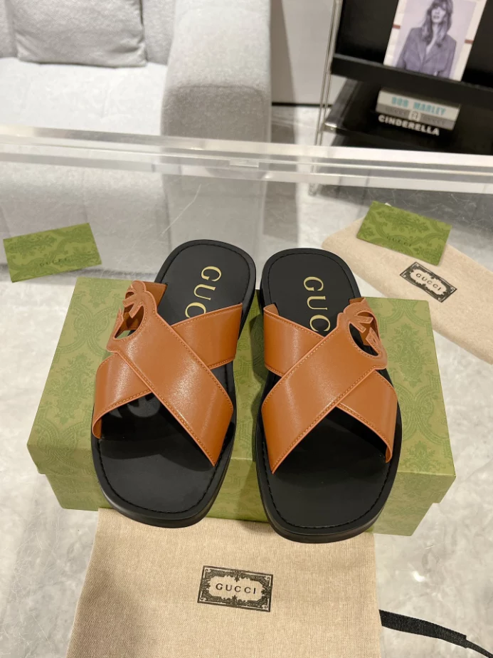 GUCCI MEN'S SLIDE SANDAL - GSL068