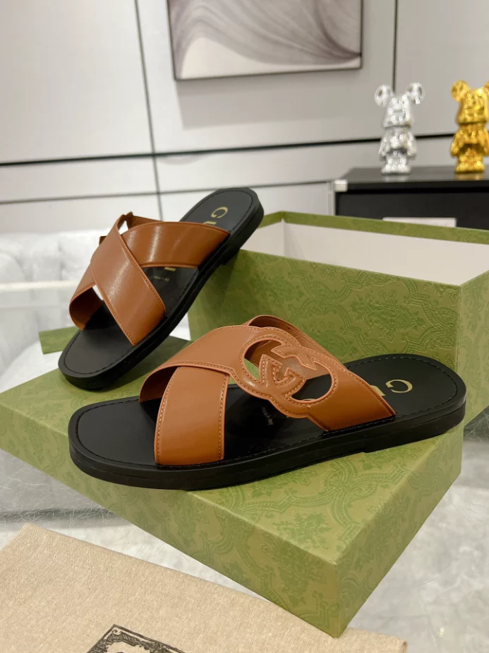 GUCCI MEN'S SLIDE SANDAL - GSL068