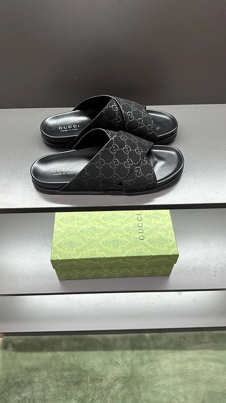 GUCCI MEN'S SLIDE SANDAL - GSL073