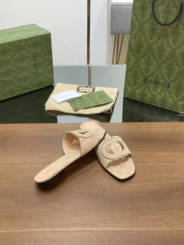 GUCCI WOMEN'S SLIDE SANDAL - GSL076