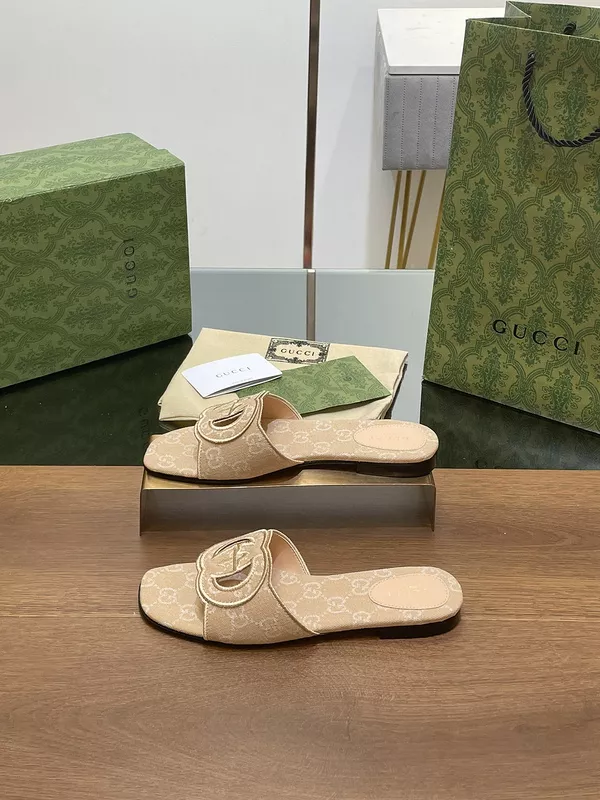 GUCCI WOMEN'S SLIDE SANDAL - GSL076