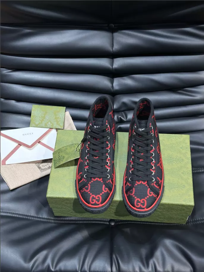 GUCCI SNEAKER