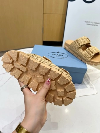 PRADA WOMEN'S CROCHET SANDALS IN NATURAL RAFFIA - PSD026