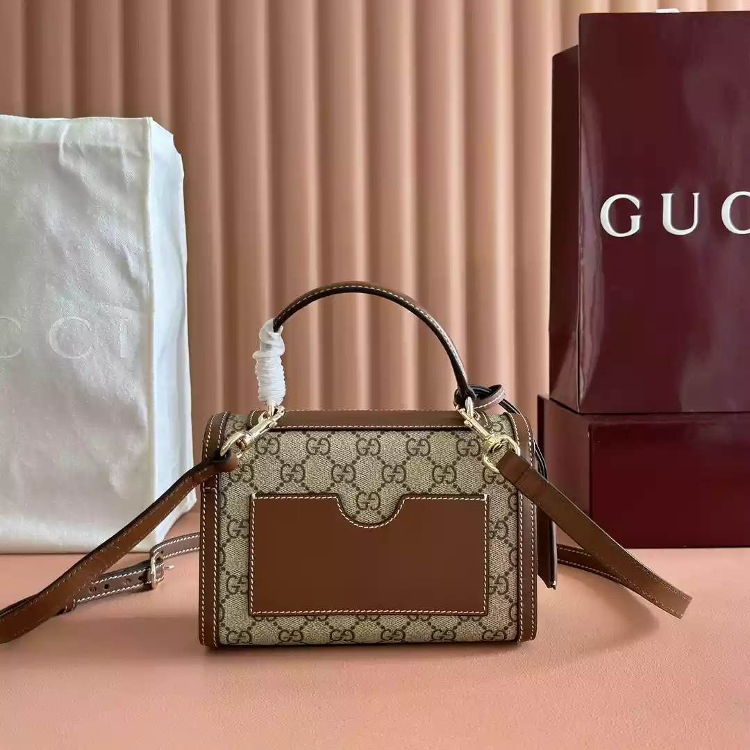 GG Supreme Padlock Small Shoulder Bag - BG081 GG Supreme Padlock Small Shoulder Bag