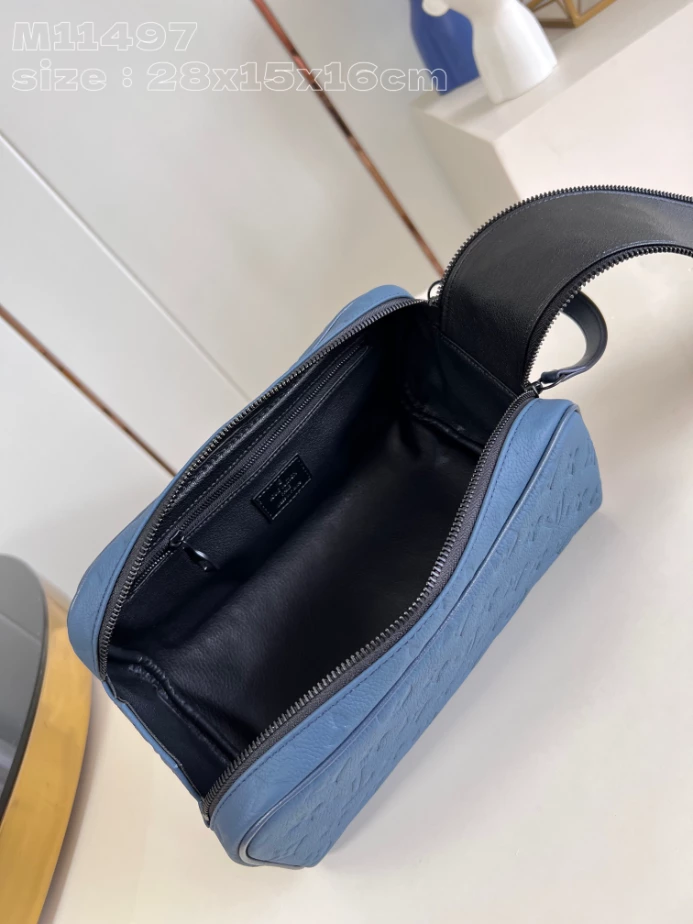 DOPP KIT SAPPHIRE MONOGRAM TAURILLON M11497 - LW389 DISCOVERY BACKPACK PM SKY BLUE MONOGRAM CANVAS