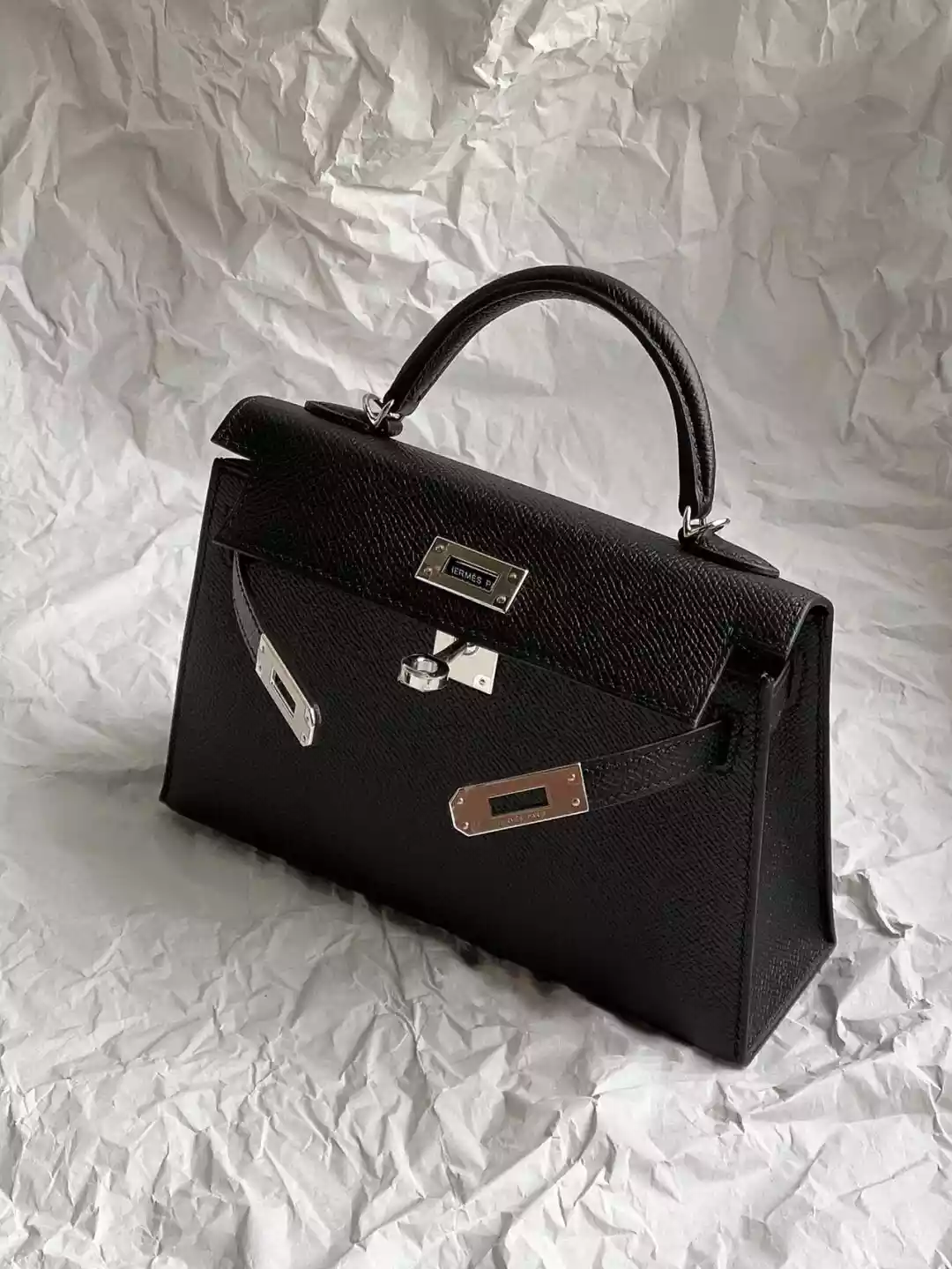 HERMES Chevre Mysore Horseshoe Mini Kelly Sellier 20 Black Lime - HW197 HERMES Chevre Mysore Horseshoe Mini Kelly Sellier 20 Black Lime