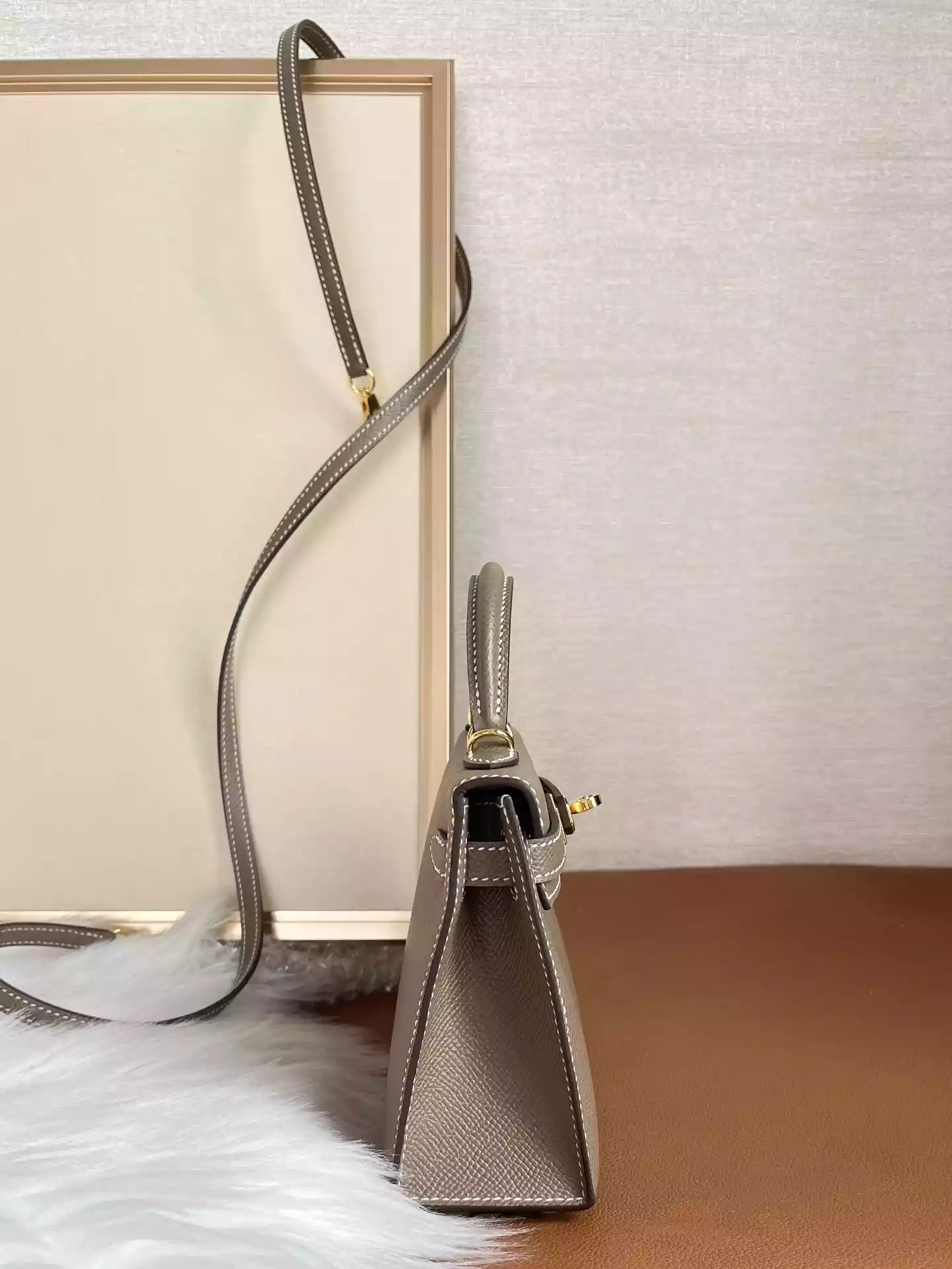 Hermes Mini Kelly 20 In Etoupe Epsom With Gold Hardware - HW192 Hermes Mini Kelly 20 In Etoupe Epsom With Gold Hardware