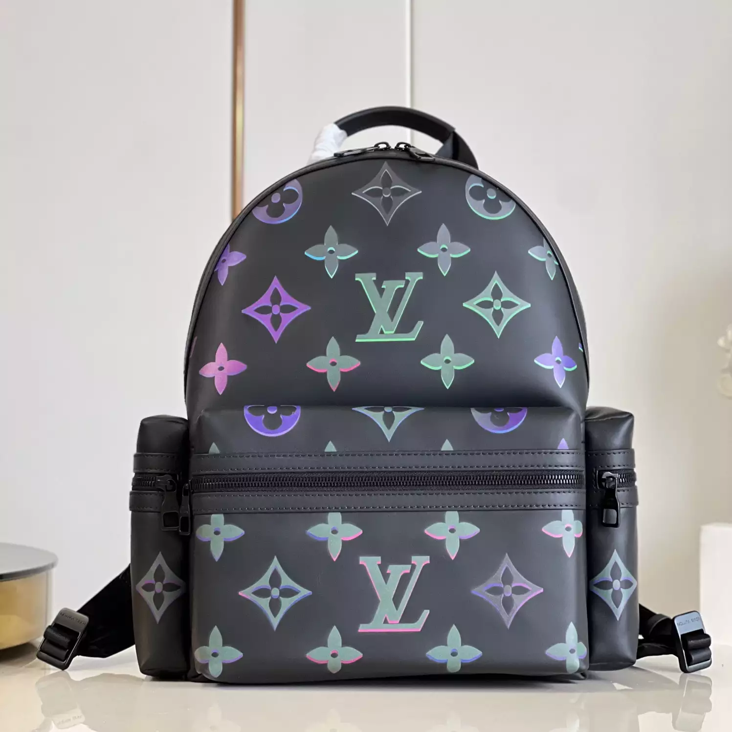 COMET CALF LEATHER BACKPACK IN BLACK M22488 - LW351 DISCOVERY BACKPACK PM SKY BLUE MONOGRAM CANVAS