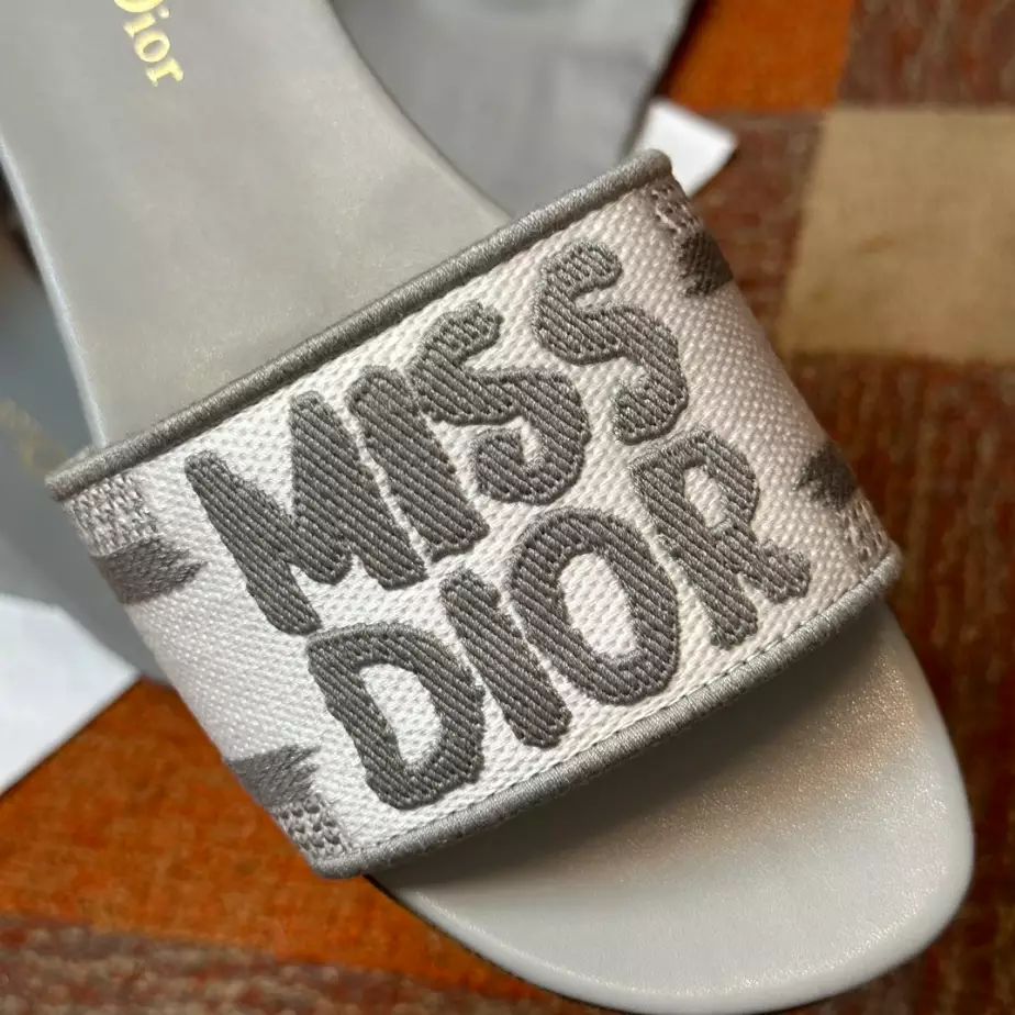 DIOR DWAY SLIDE - DS028