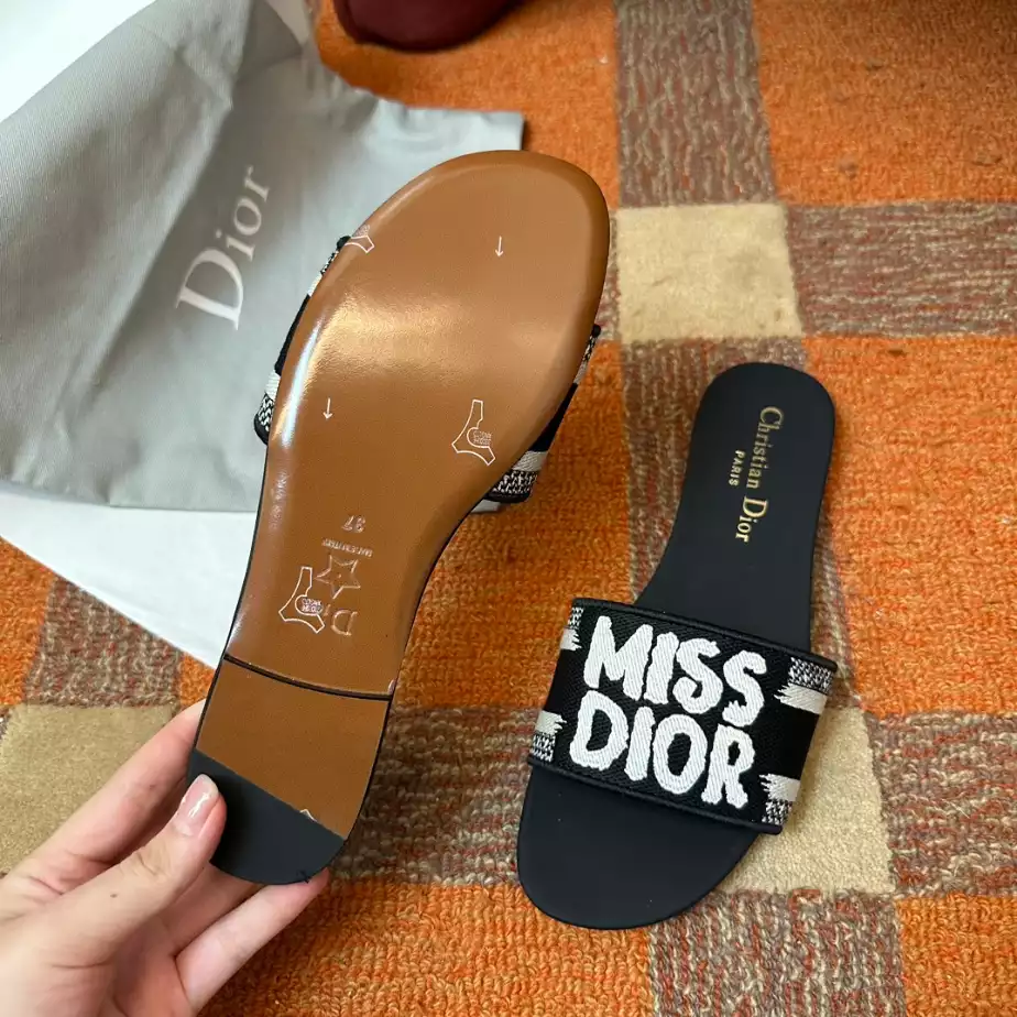 DIOR DWAY SLIDE - DS033