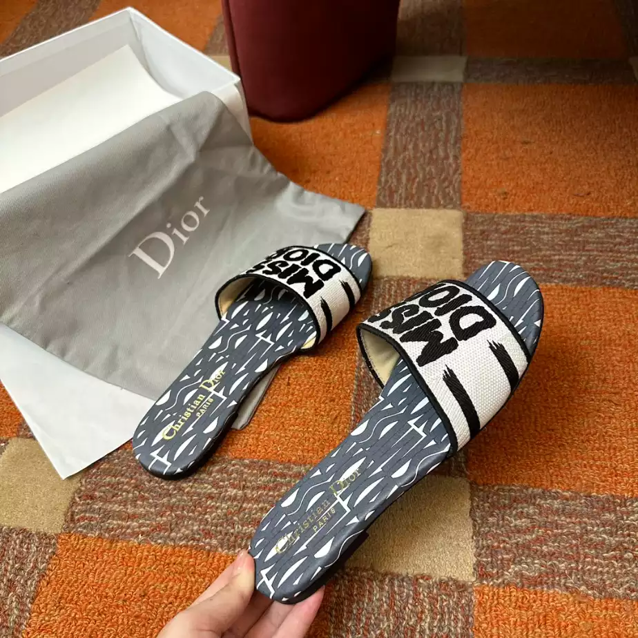 DIOR DWAY SLIDE - DS034