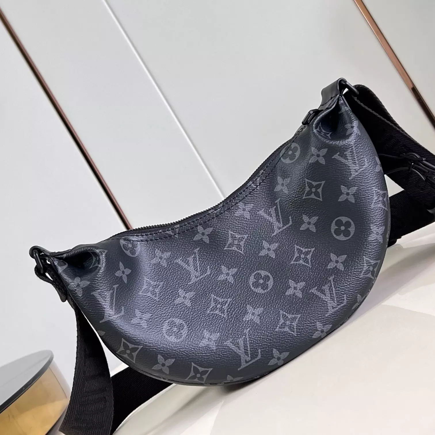 HAMAC BAG PM BLACK MONOGRAM ECLIPSE CANVAS M47158 - LW446 DISCOVERY BACKPACK PM SKY BLUE MONOGRAM CANVAS