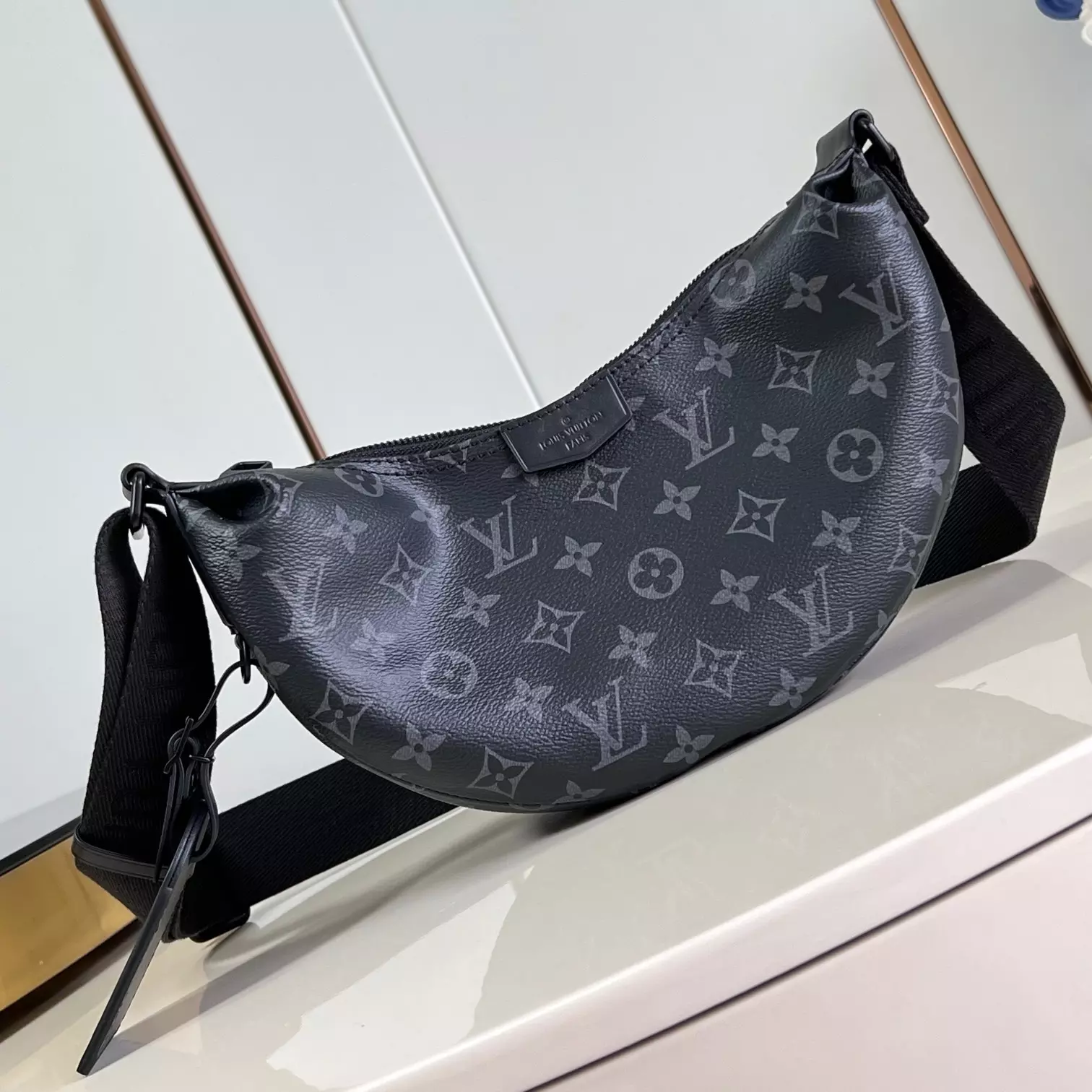 HAMAC BAG PM BLACK MONOGRAM ECLIPSE CANVAS M47158 - LW446 DISCOVERY BACKPACK PM SKY BLUE MONOGRAM CANVAS