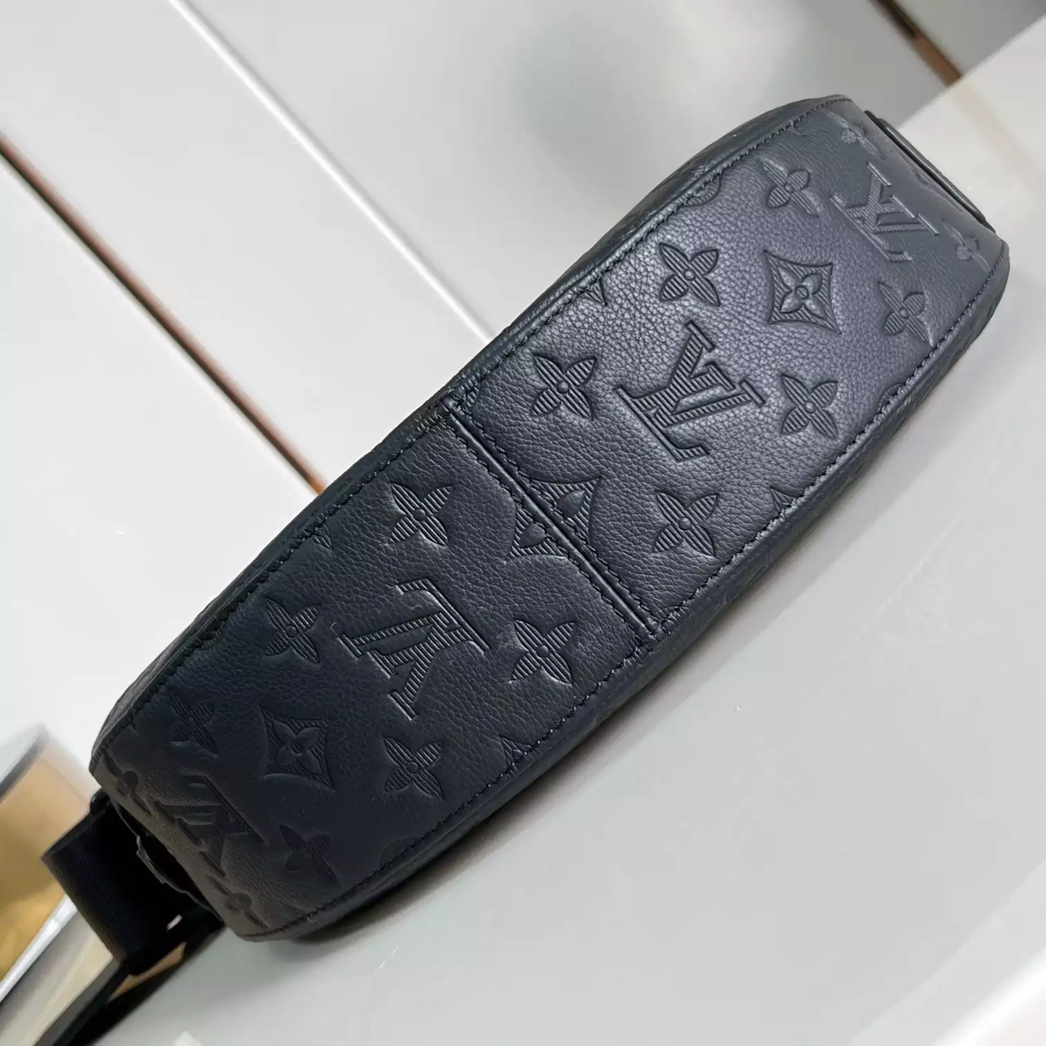 HAMAC BAG PM BLACK MONOGRAM SHADOW M12510 - LW419 DISCOVERY BACKPACK PM SKY BLUE MONOGRAM CANVAS