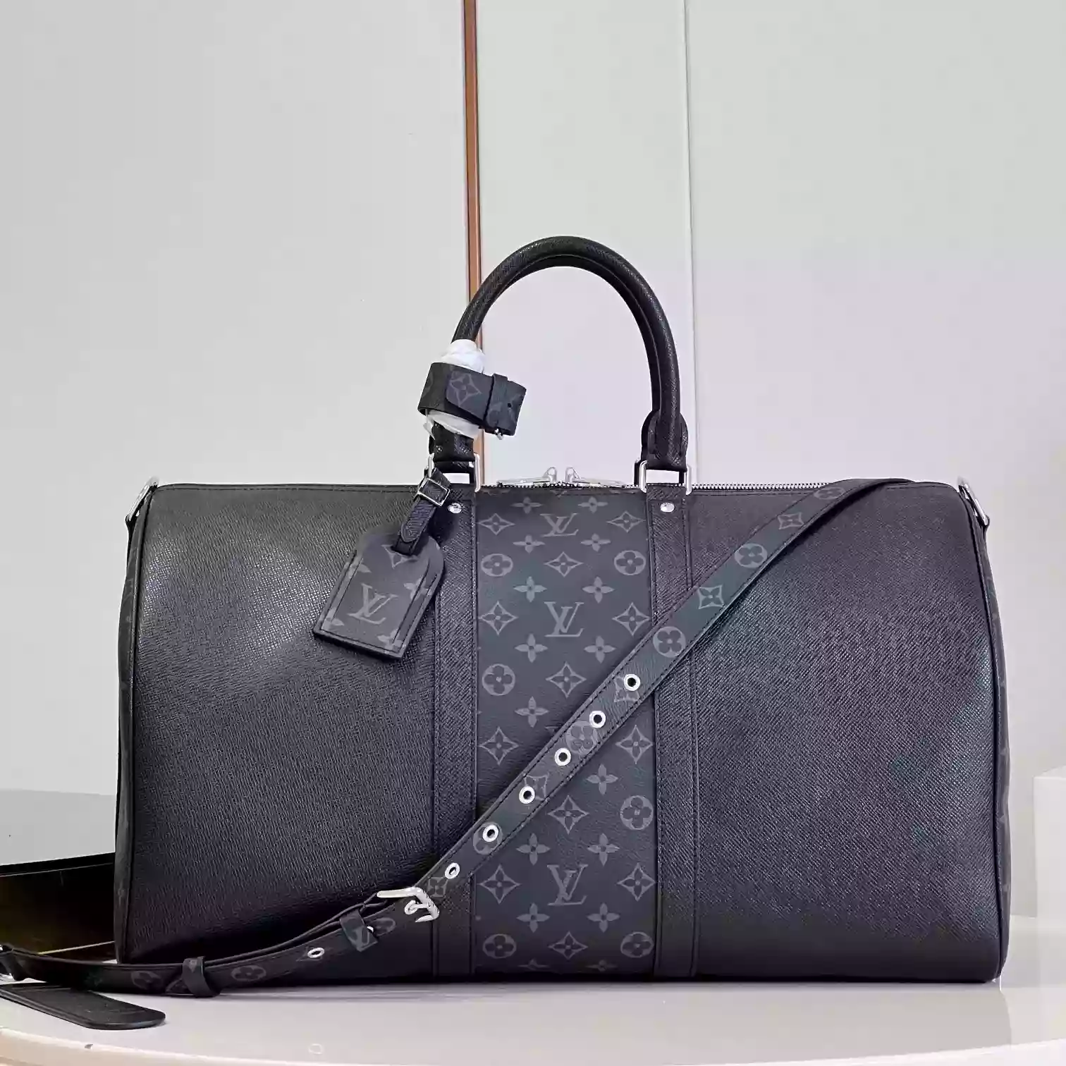 KEEPALL 50 BANDOULIERE TAIGA COWHIDE LEATHER AND MONOGRAM ECLIPSE COATED CANVAS M30235 - LW378 DISCOVERY BACKPACK PM SKY BLUE MONOGRAM CANVAS