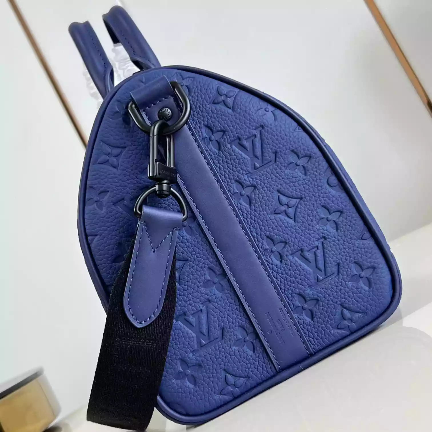 KEEPALL BANDOULIERE 35 BLUE MONOGRAM TAURILLON LEATHER M11691 - LW434 DISCOVERY BACKPACK PM SKY BLUE MONOGRAM CANVAS