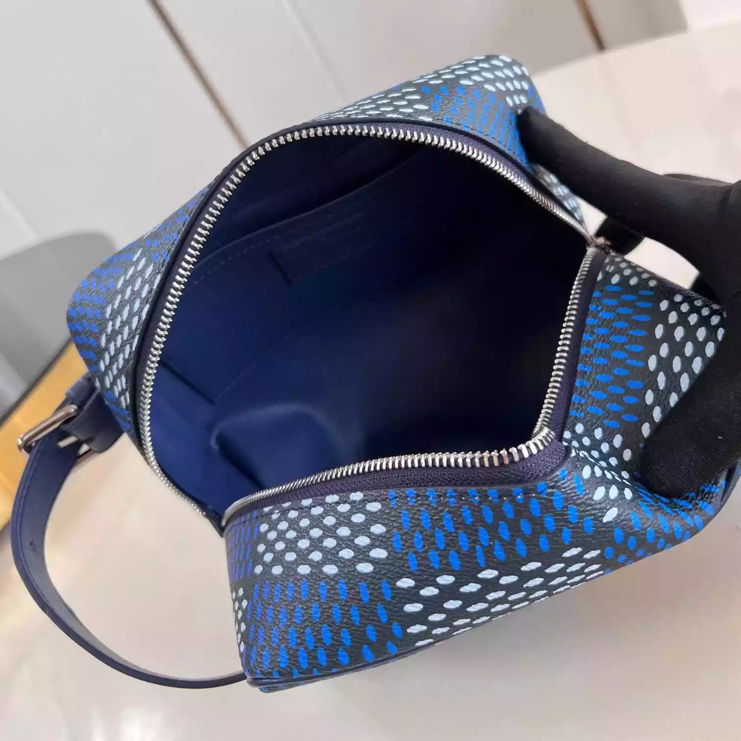 LOCKER DOPP KIT BLUE DAMIER HERITAGE COATED CANVAS N40747 - LW400 DISCOVERY BACKPACK PM SKY BLUE MONOGRAM CANVAS