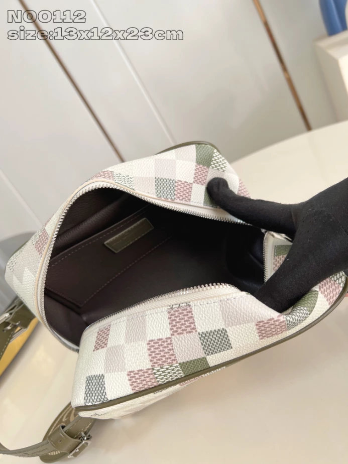 LOCKER DOPP KIT KHAKI DAMOFLAGE CANVAS N00112 - LW390 DISCOVERY BACKPACK PM SKY BLUE MONOGRAM CANVAS