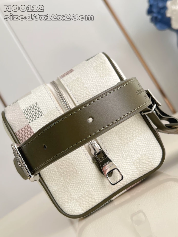 LOCKER DOPP KIT KHAKI DAMOFLAGE CANVAS N00112 - LW390 DISCOVERY BACKPACK PM SKY BLUE MONOGRAM CANVAS