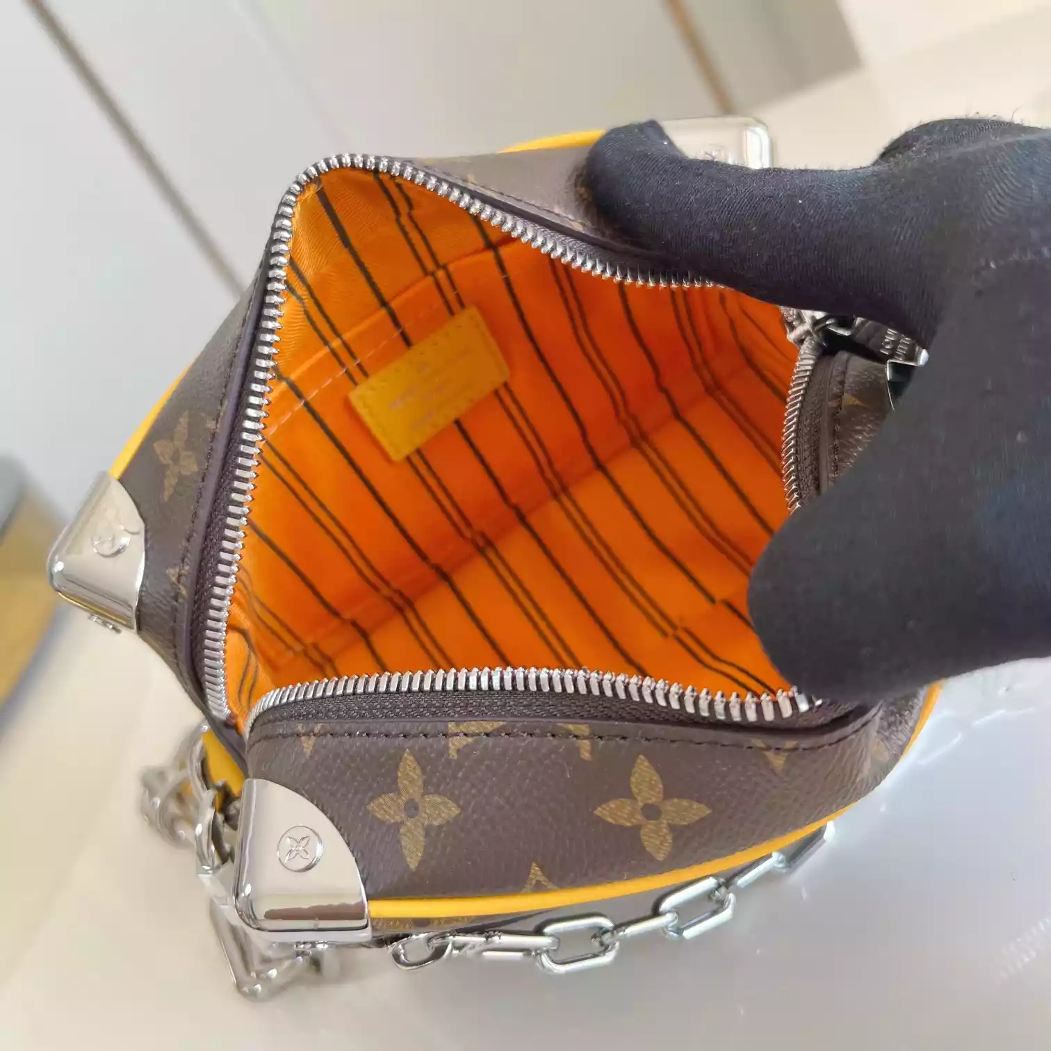 MINI SOFT TRUNK SAFRAN YELLOW MONOGRAM MACASSAR COATED CANVAS AND COWHIDE LEATHER M12767 - LW423 DISCOVERY BACKPACK PM SKY BLUE MONOGRAM CANVAS