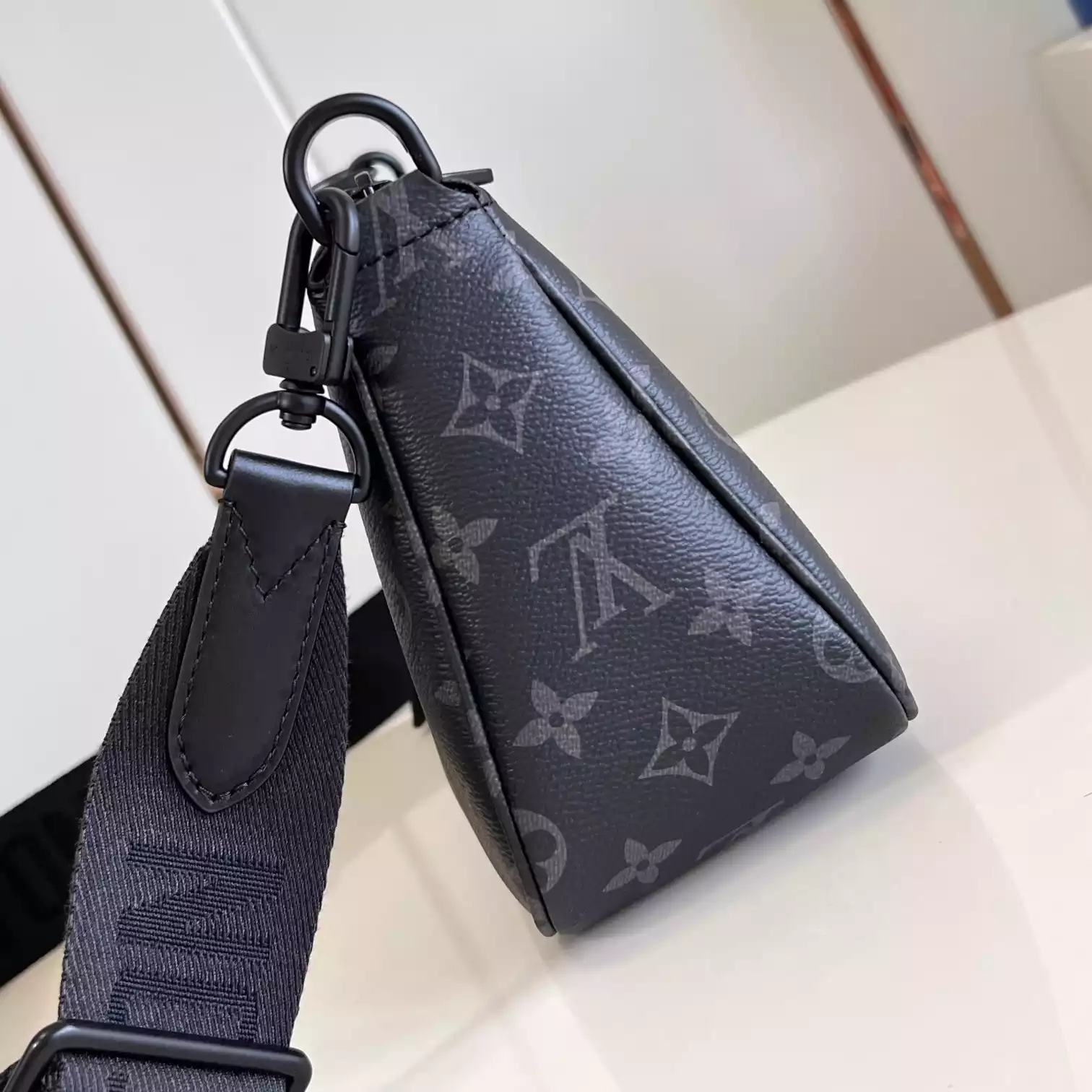 POCHETTE ACCESSOIRE XL BLACK MONOGRAM ECLIPSE CANVAS M11741 - LW445 DISCOVERY BACKPACK PM SKY BLUE MONOGRAM CANVAS