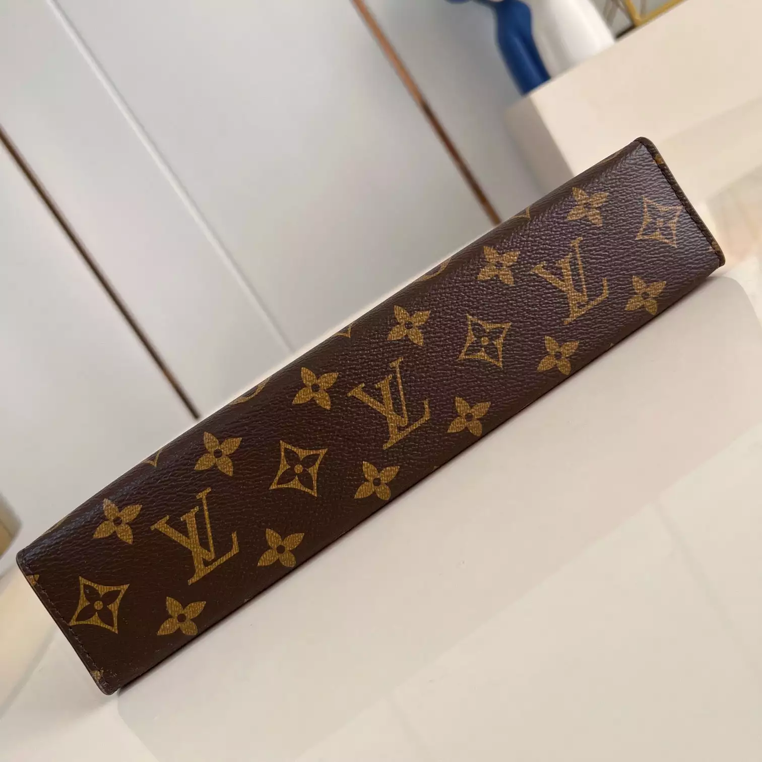 POCHETTE VOYAGE MM SAFRAN YELLOW M12820 - LW402 DISCOVERY BACKPACK PM SKY BLUE MONOGRAM CANVAS