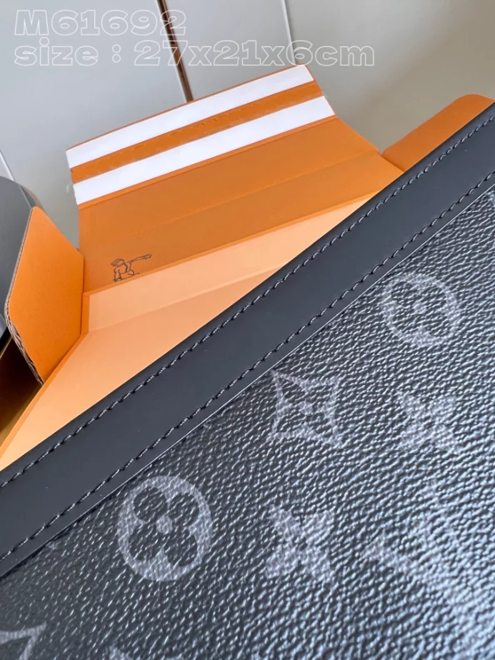 POCHETTE VOYAGE MONOGRAM ECLIPSE M61692 - LW411 DISCOVERY BACKPACK PM SKY BLUE MONOGRAM CANVAS