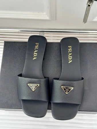 PRADA WOMEN'S SLIDES IN BLACK SAFFIANO LEATHER - PSD063