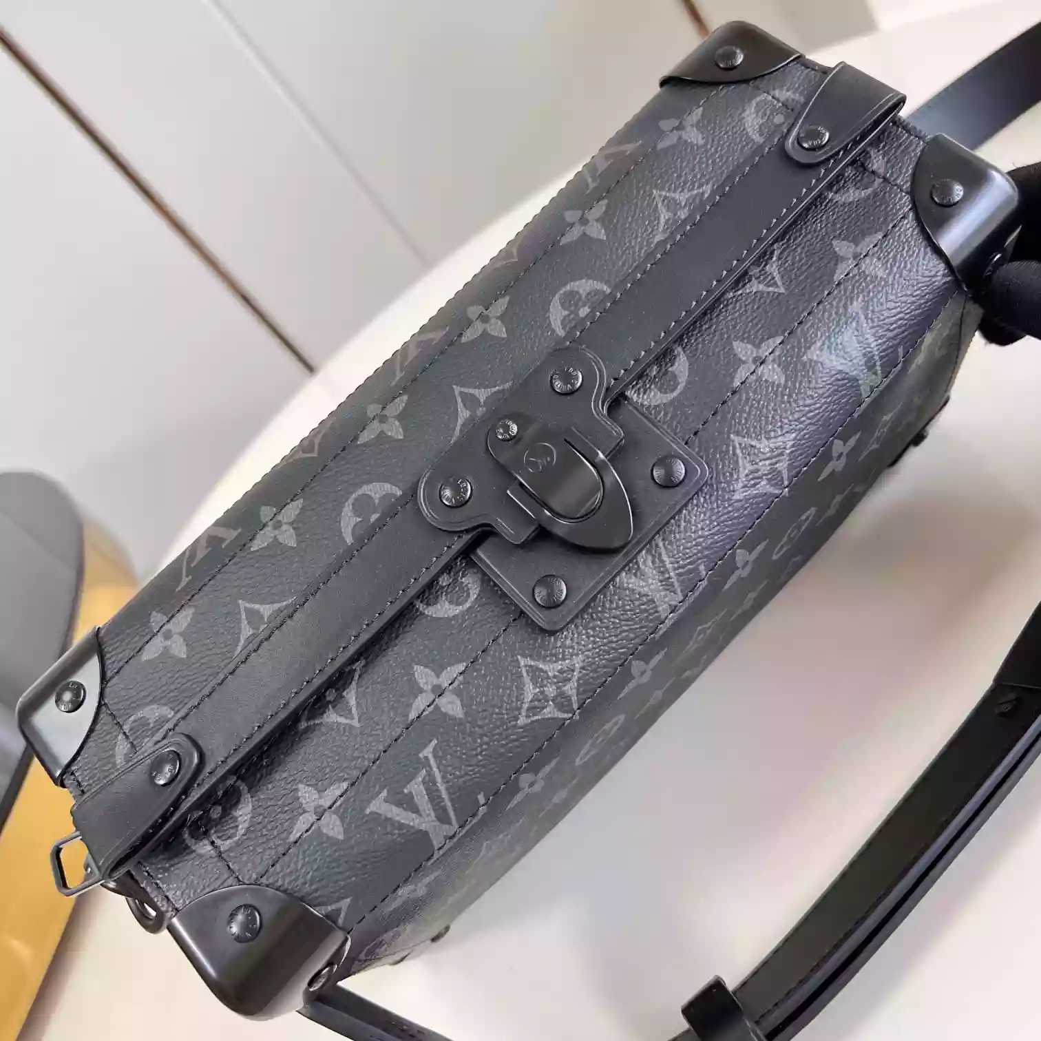 SOUL TRUNK EAST WEST BLACK MONOGRAM ECLIPSE CANVAS M11744 - LW441 DISCOVERY BACKPACK PM SKY BLUE MONOGRAM CANVAS