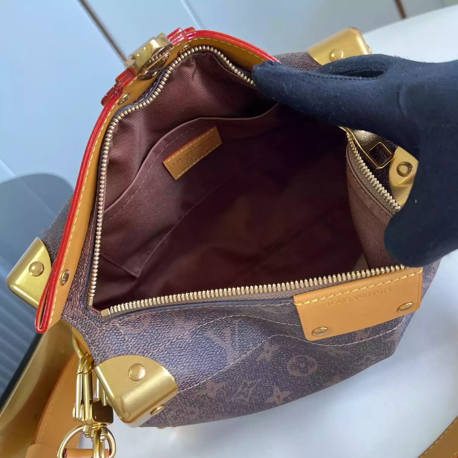 SOUL TRUNK EAST WEST MONOGRAM DUST CANVAS M11536 - LW440 DISCOVERY BACKPACK PM SKY BLUE MONOGRAM CANVAS