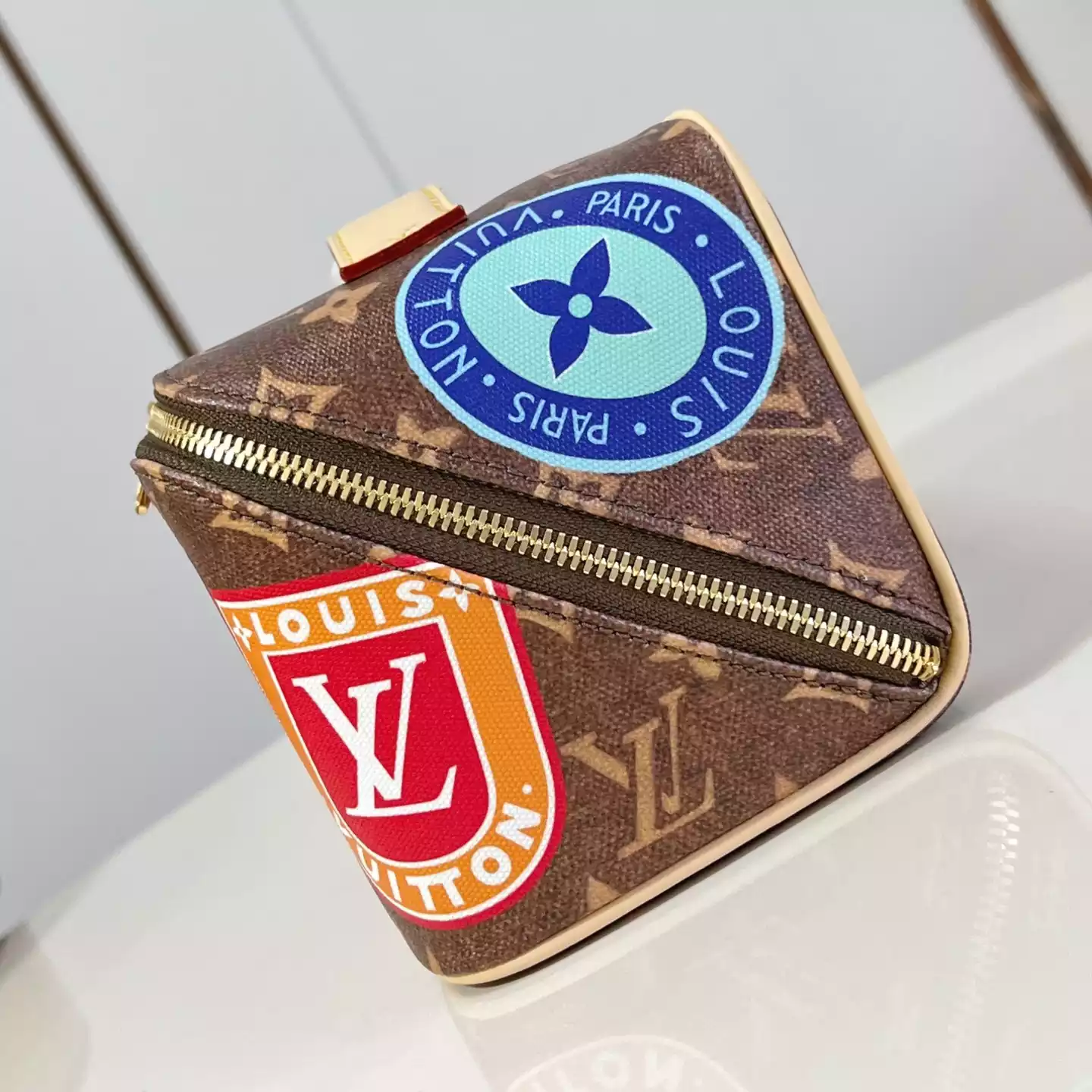 TOILETRY BAG 2 COMPARTMENTS BROWN MONOGRAM CANVAS M14744 - LW394 DISCOVERY BACKPACK PM SKY BLUE MONOGRAM CANVAS