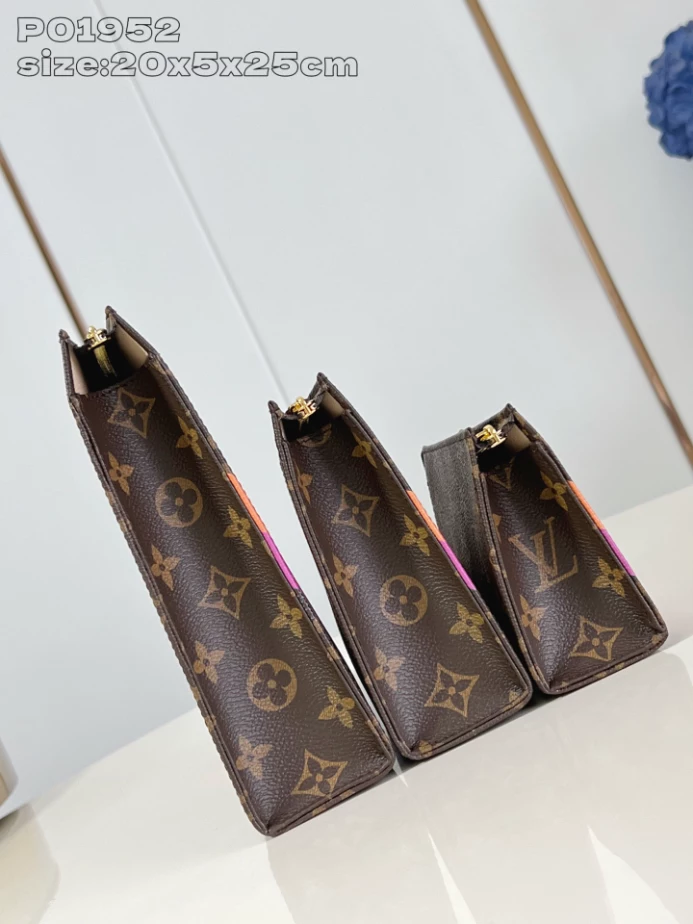 TRIO TOILET POUCH MON MONOGRAM P01952 - LW384 DISCOVERY BACKPACK PM SKY BLUE MONOGRAM CANVAS