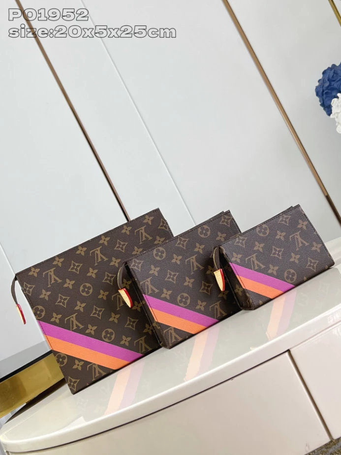 TRIO TOILET POUCH MON MONOGRAM P01952 - LW384 DISCOVERY BACKPACK PM SKY BLUE MONOGRAM CANVAS