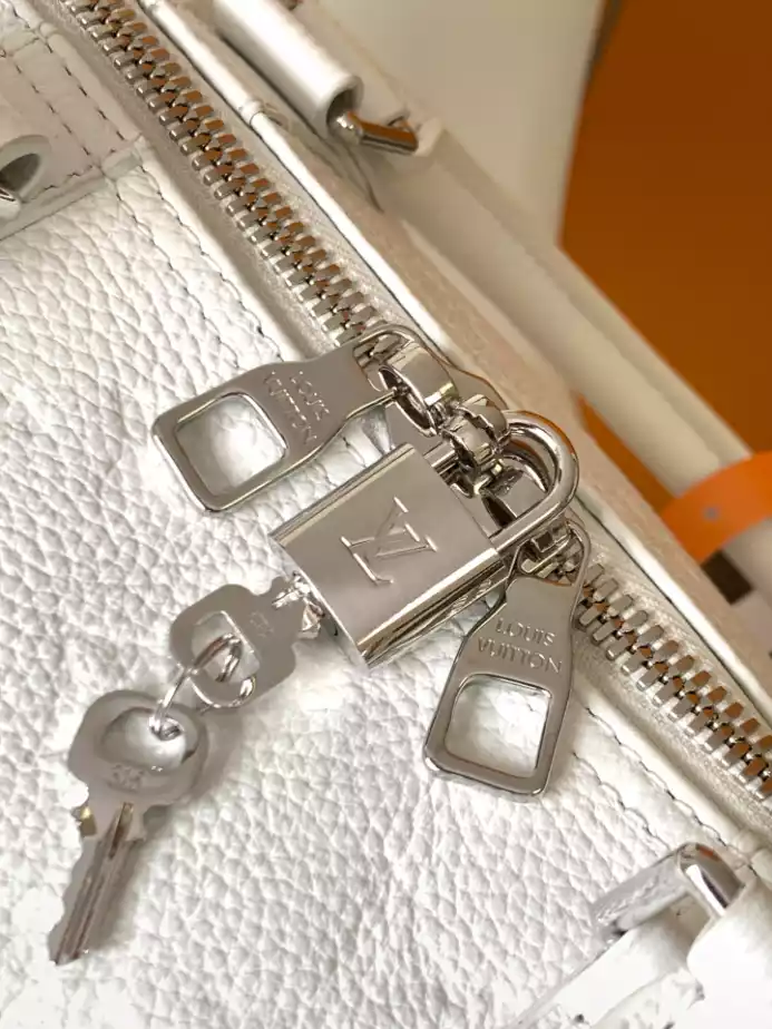 X YAYOI KUSAMA KEEPALL 50 TAURILLON MONOGRAM M21678 - LW368 DISCOVERY BACKPACK PM SKY BLUE MONOGRAM CANVAS