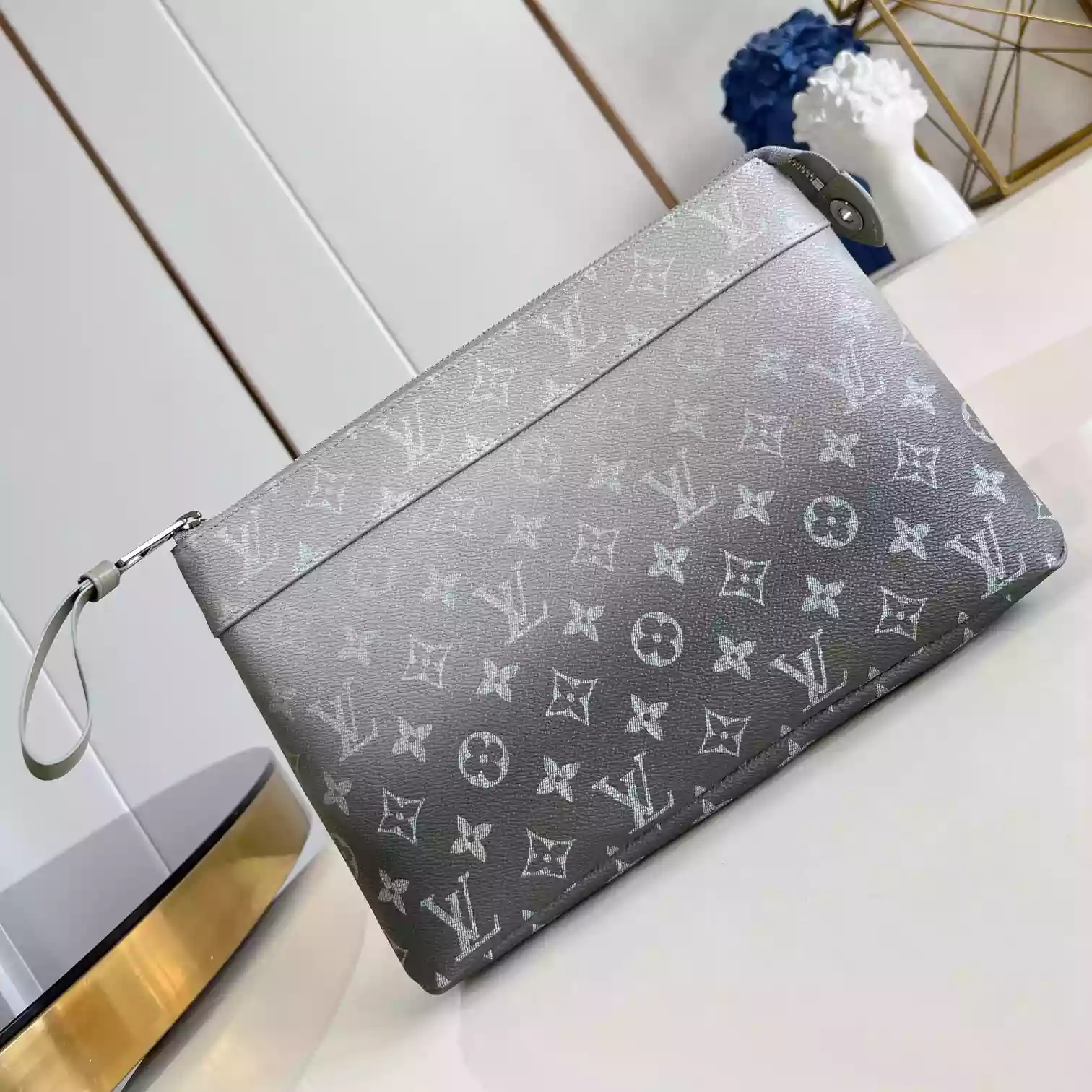 POCHETTE VOYAGE SOUPLE MONOGRAM ECLIPSE M11545 - LW406 DISCOVERY BACKPACK PM SKY BLUE MONOGRAM CANVAS