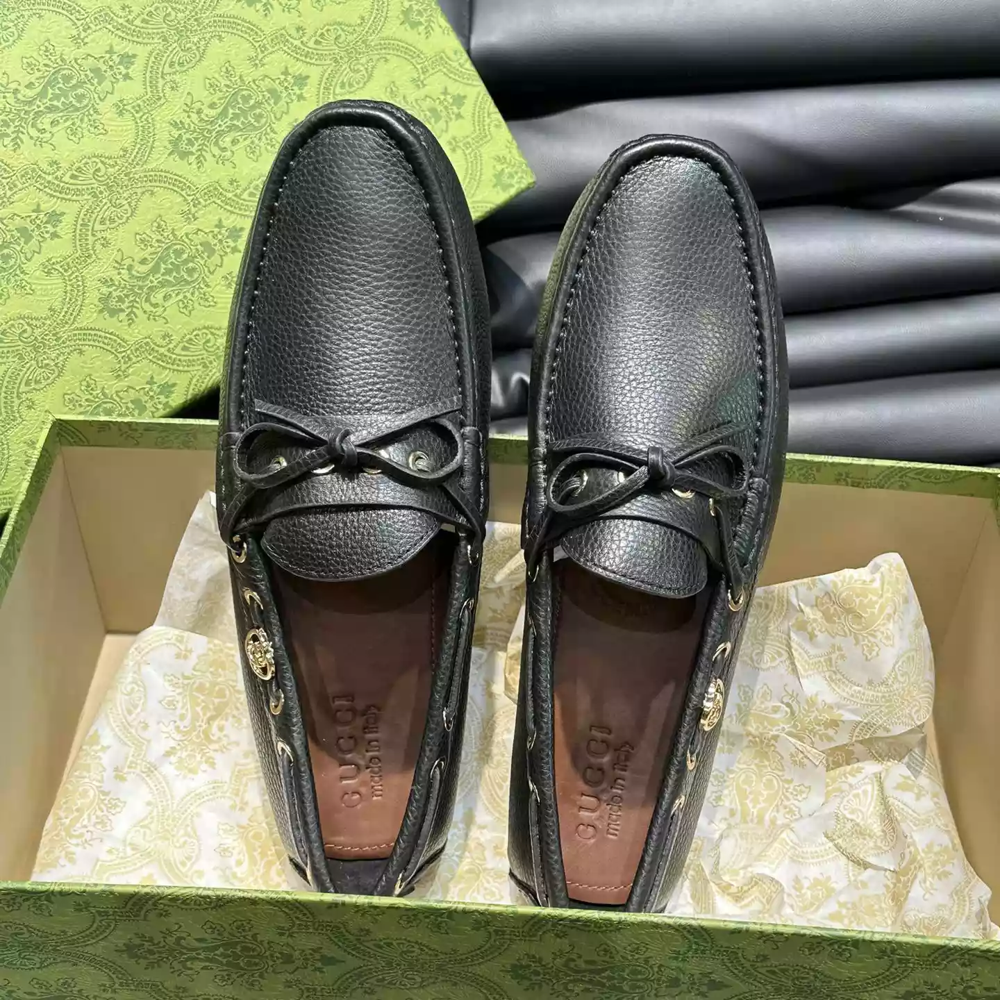 MEN'S DRIVER WITH INTERLOCKING G IN BLACK - GL102